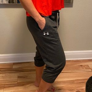 Under Armour Women’s Cropped Jogging Pants